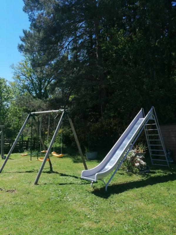La Roulotte Des Trois Arbres Bed & Breakfast Oradour-sur-Glane Exterior photo